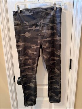 Athleta Camo High-Waist Leggings - Charcoal/olive green Camo